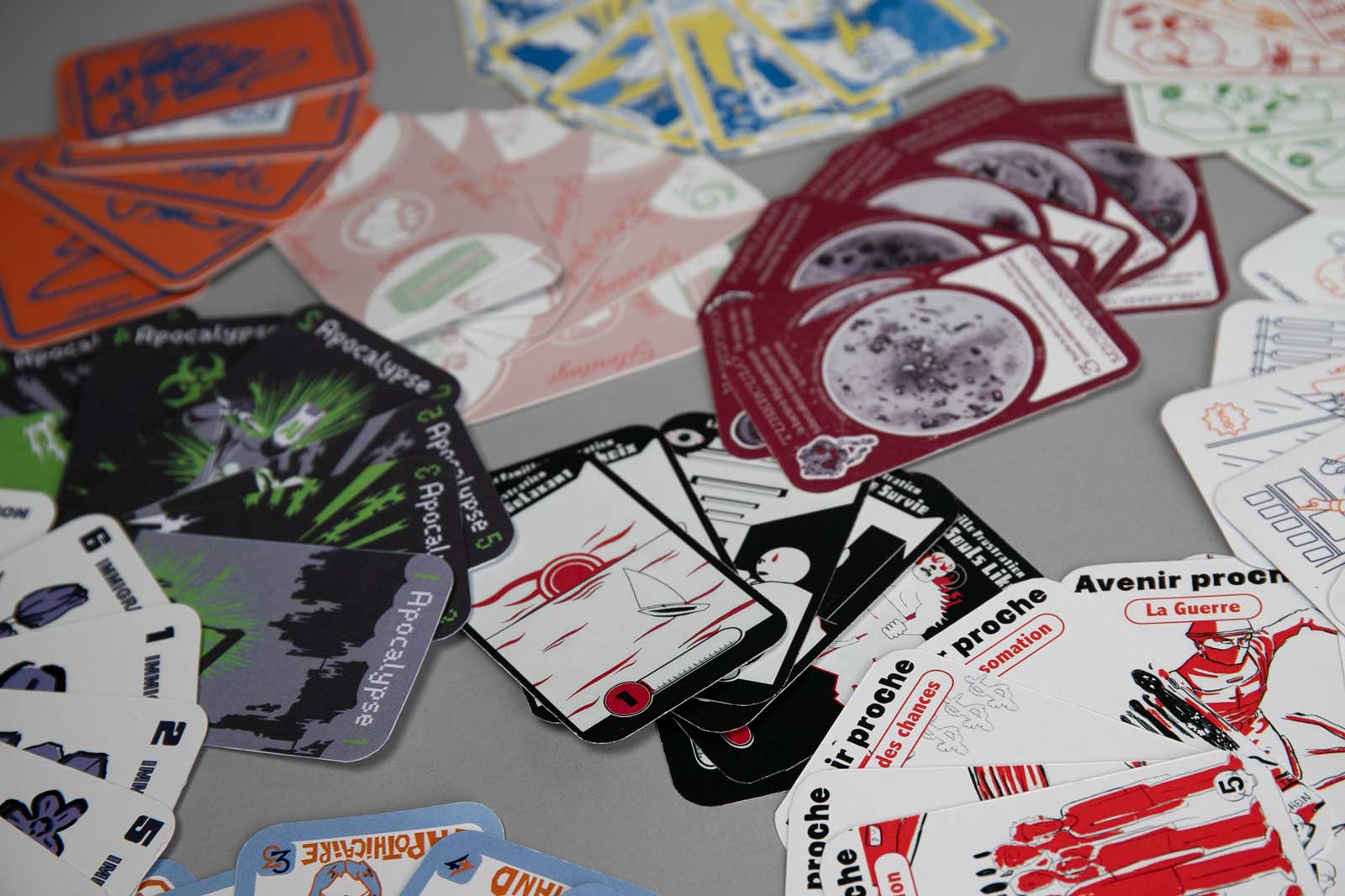 Projet des 7 familles de cartes, Jouer le monde sur des enjeux contemporain